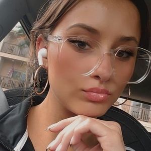 Meet your Posher, Ali